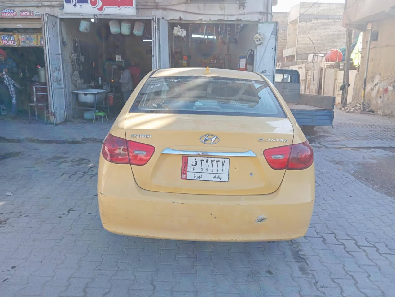 اسلام عليكم الانتره 2010  تحويل مباشر مكينه 2000   السياره خير من الله  تجي وتشوف عينك رقم بغداد 
مكانهه حي اور للتواصل هاذه رقمي *********** السعر 100$
