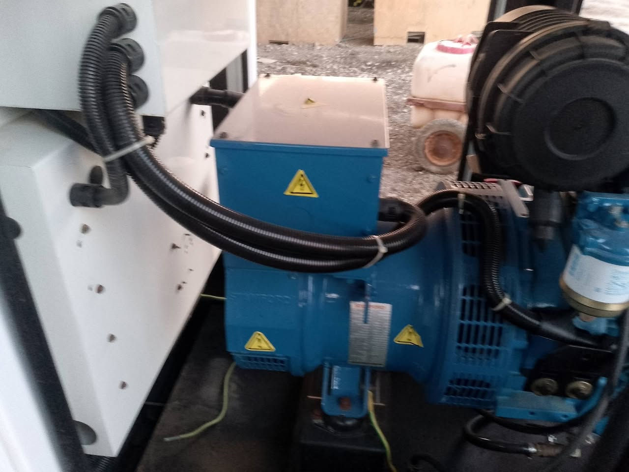 السلام عليكم الانجليزي 20 كي بي مشتغله شي قليل شرب ورقه ما مفتوح بيها الحجز والاستفسار على رقم الهاتف 
***********
