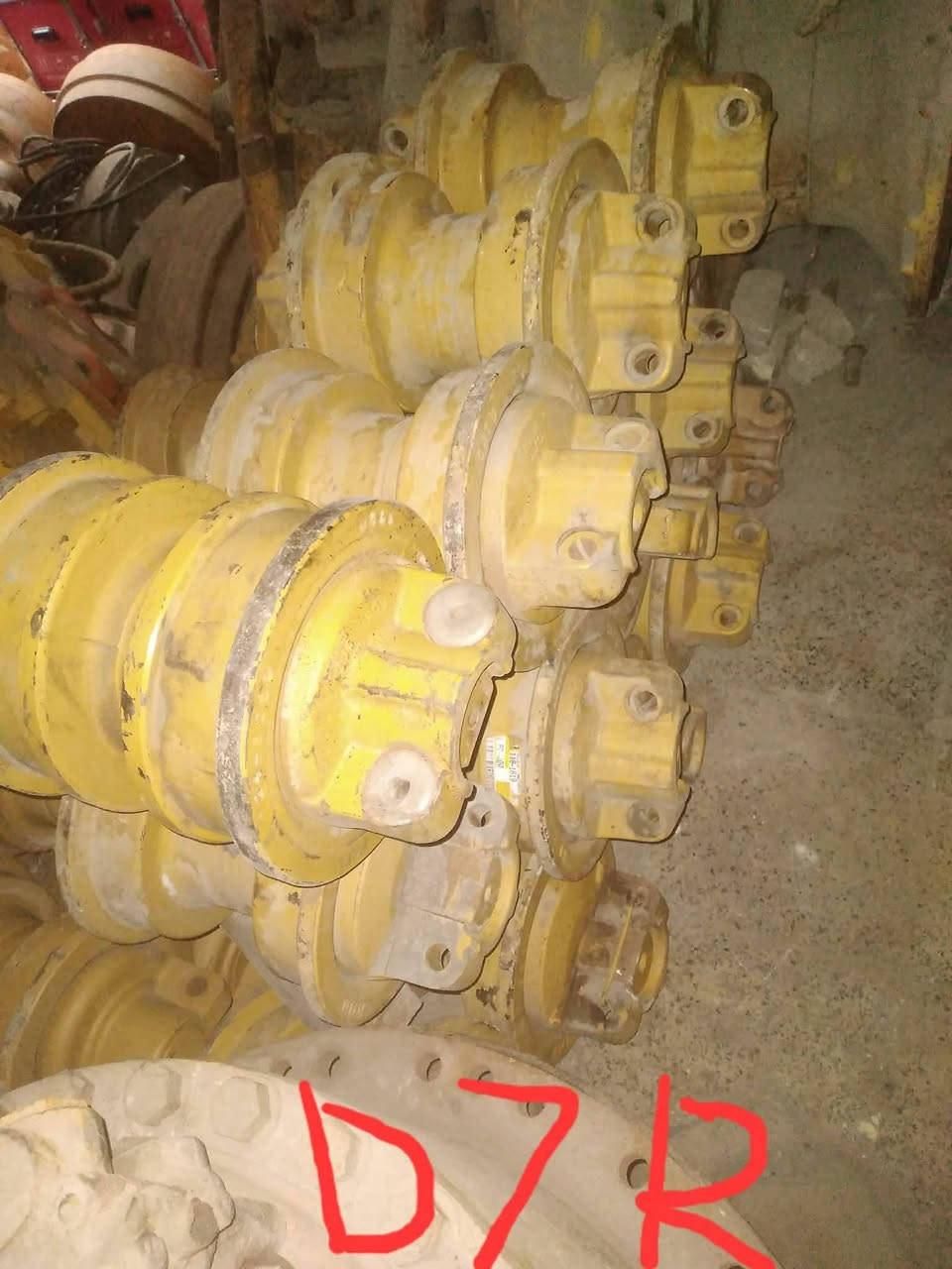 سلام عليكم ويل و رولات اصلي كتر بلر و كوماتسو اصلي و تجاري ITR
محل عالم رولات
*********** جاسم ابو محمد
