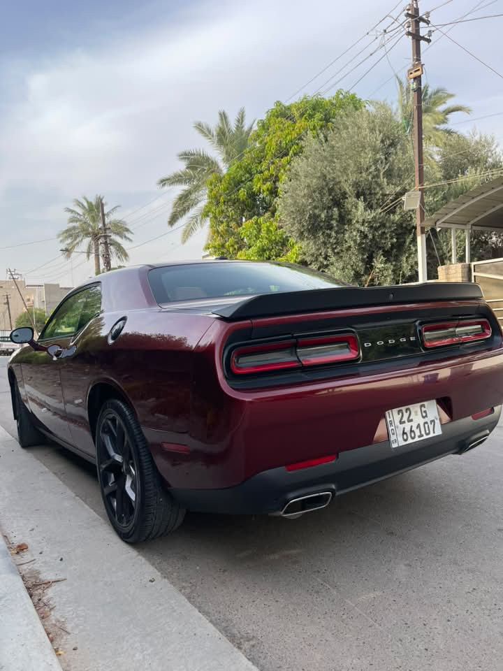 السلام عليكم
جالنجر ٢٠١٩ محرك ٦ سلندر 
مواصفات الsxt المعروفة 
السيارة حادثهه وسونارهه بالمنشور 
ماشية ٧٩ الف على ايدي صارلهه كم سنة 
السيارة كلش نظيفة امانة الله 
رقم اربيل باسمي 
مكانهه بغداد
سعرهه ١٦٠ وبي مجال بسيط 
***********
