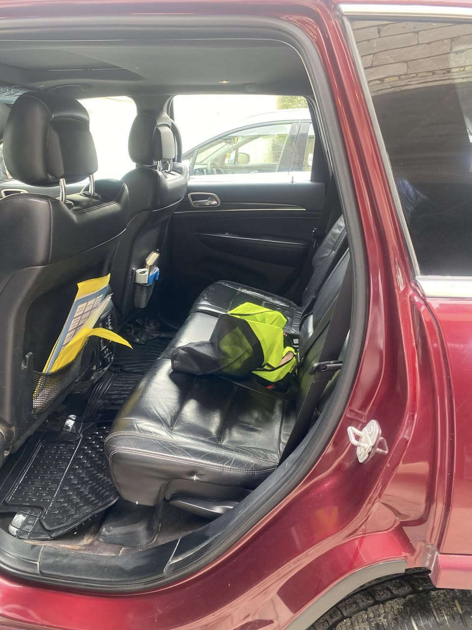 جيب شيروكي موديل ٢٠١٧ فول مواصفات وارد امريكي بيها جاملغ وبنيد بامريكا البنيد شاديه مال شركه نفس الون وبيه طخه بالجاملغ الخلفي صبغ بيه شبر مكينه ٣٦٠٠ كير محرك حداديه مكفوله 
السعر 210  بيها مجال قليل مكاني بالحله 
***********
***********
