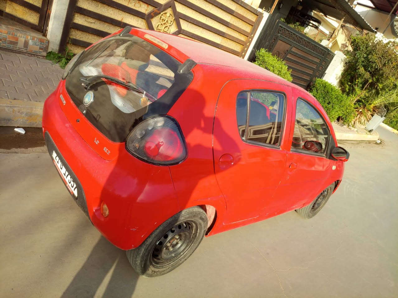 جيلي باندا
موديل 2013
الون احمر
كير اوتماتيك
السعر 55 بيها مجال قليل للشراي مكلف بلنشر
الرقم *********** 
رقم سليمانيه
