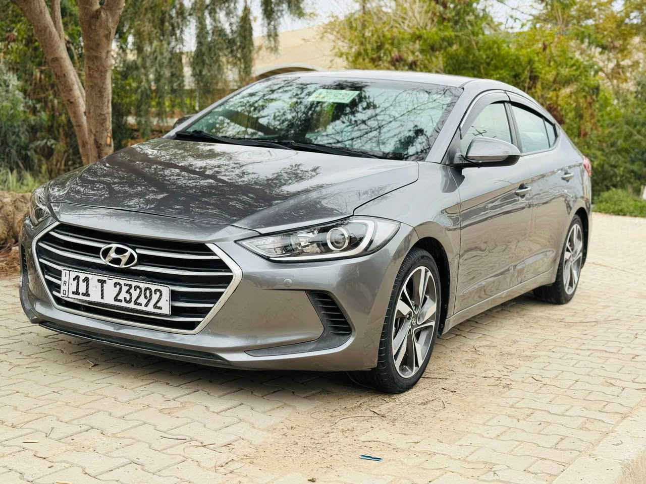 السلام عليكم
النترا 2018 وارد أمريكي 🇺🇸 
حادثها بنيد بدون دواخل فقط وراجع نفسة بدون ايرباك 
صور الحادث + السونار مرفقات 

رادرات جانبية
نقطة عمياء 
تحكم استيرن 
ثلاث وضعيات قيادة
شاشة كبيرة
اقل من الفول 
ماصدات جدد + زرع عدسات 
كشنات تغليف ودوشمه+ التنته تغليف 

حدادية تايرات كلهن جدد
رقم بغداد دولي بأسمي 
تبريد ثلج ❄️ 
السيارة جاهزة من كل النواحي 
السعر 126 بيها مجال حك الضيافه 
مكان بابل محاويل 
الرقم : ***********
