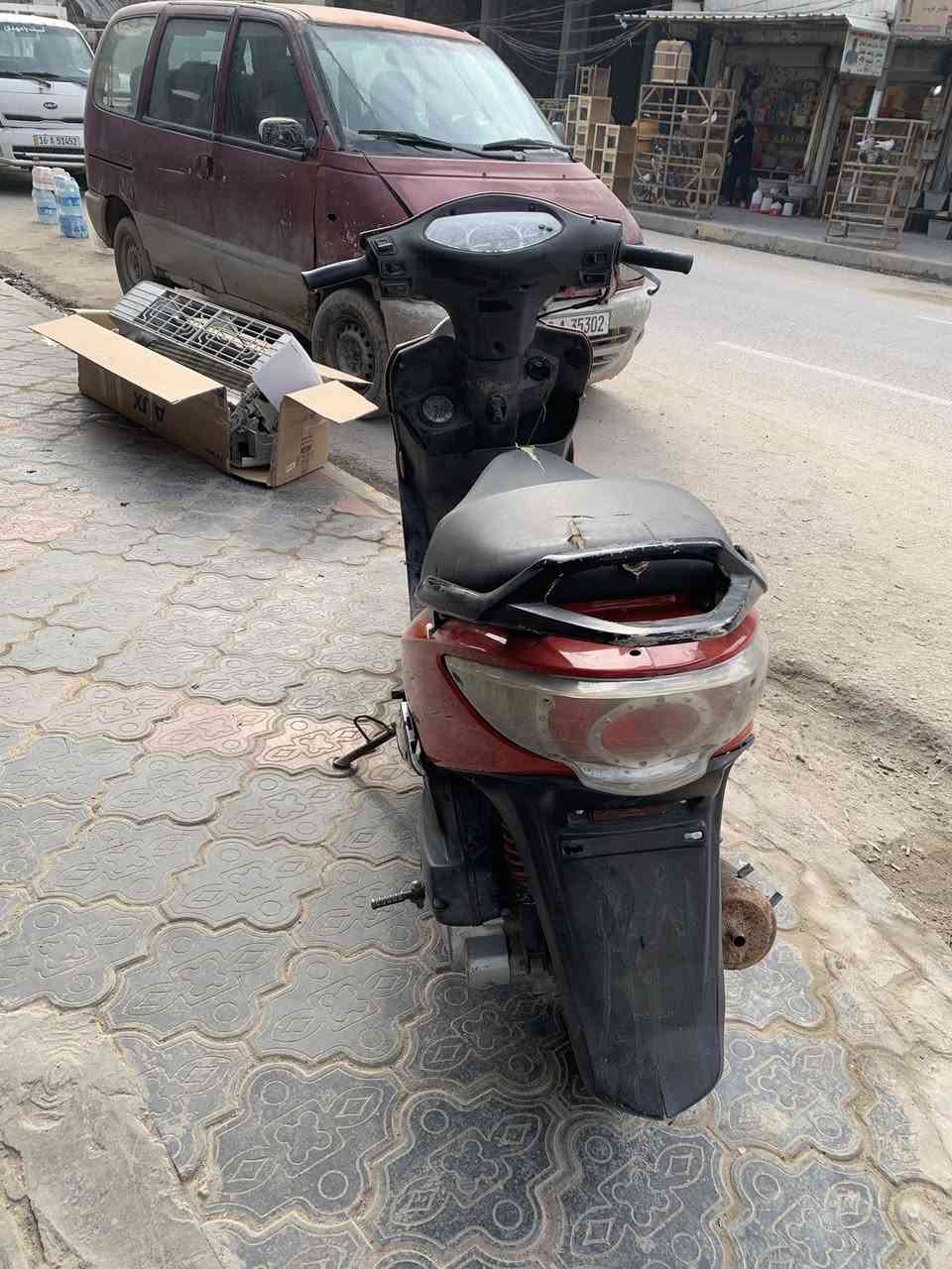 كامكو G4 للبيع 
الدراجه نضيفه نگره سلف 
مفتوحه السعر ٣٥٠ وبيها مجال حك الجيه 
كوفه شارع الجمهوريه مقابل سجاد الكوفي 
***********
