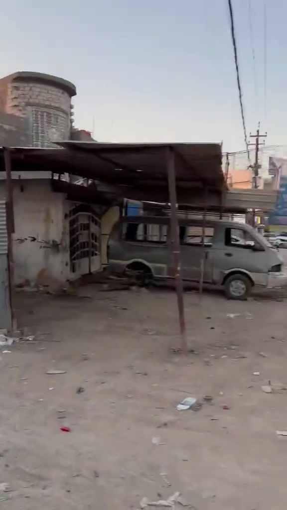 يالله السلام عليكم
بيت للبيع مساحه ٢٠٠ في ناحيه العباسيه قرب عمارة ابو حامد الشافعي 
غرفتين نوم 
وصاله/ومطبخ/وصحيات دخليه وخارجيه

بيت سعره كلش حلو ومناسب 
*********** تواصل
