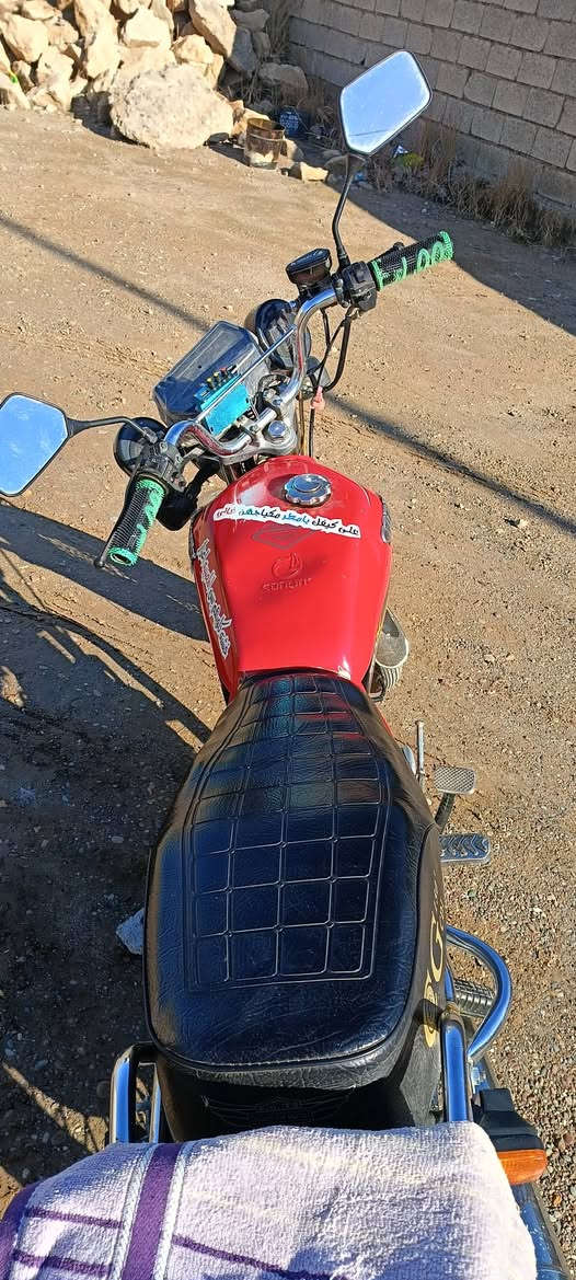 السلام عليكم تايكر موديل 2023
شرط شلعه ومعدل كهربائيات كلها شغاله شاشه الكتروني دبلات امامي خلفي شغالات محرك ناعم حيل مرتب على اخر حبايه كلو بلادي وضع شركه السعر 550 وبيها مجال قليل   العنوان  العلم  ***********
