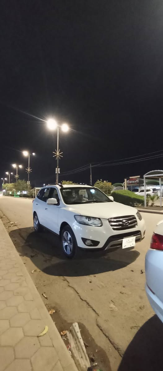 ياالله سلام عليكم سنتافي موديل 2012فول مواصفات مكينة 4 سلندر سياره جديده  العنوان واسط النعمانيه السعر 147الاستفسار ***********
