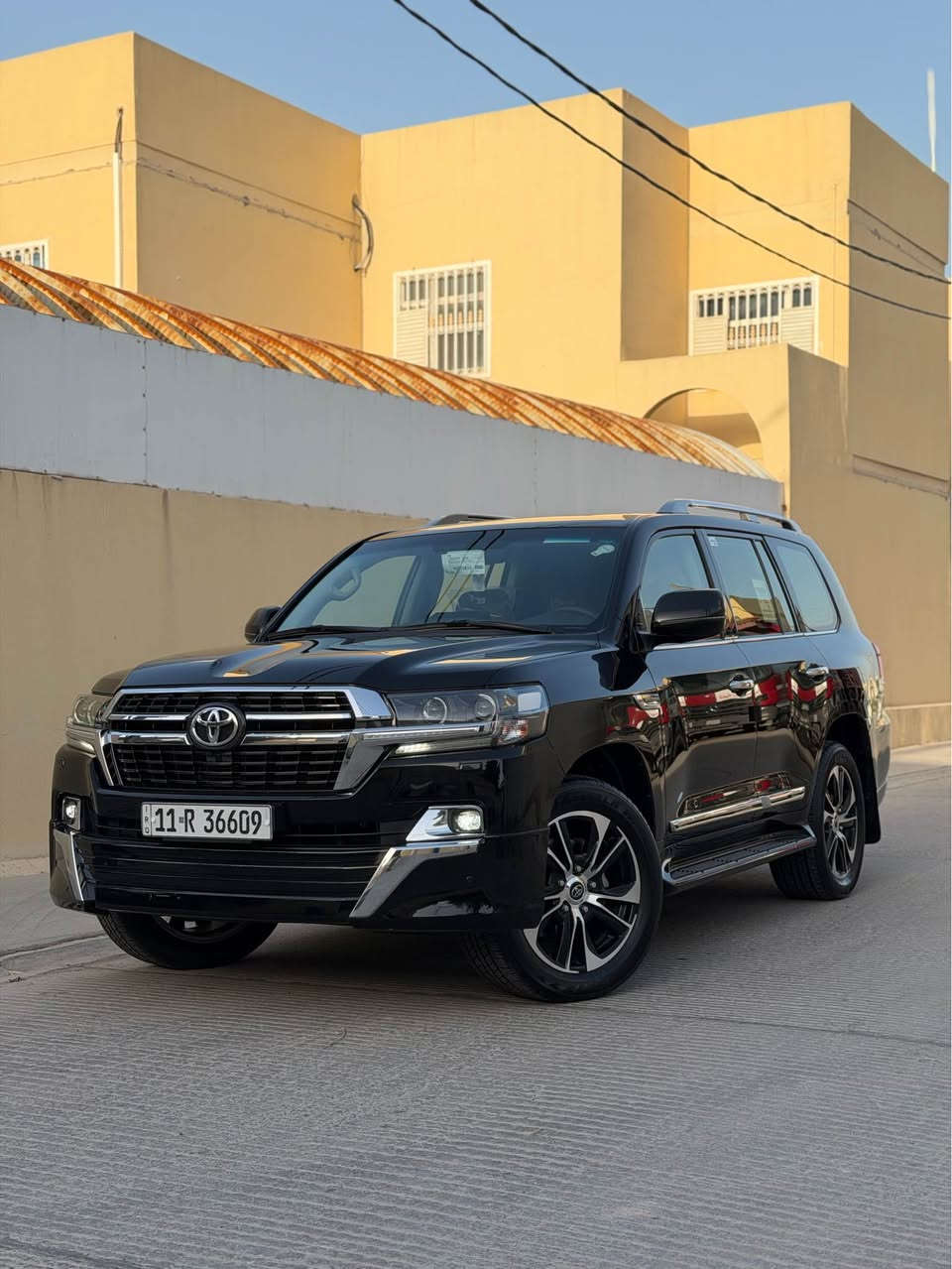 🚘 للبيع – Toyota Land Cruiser بريم موديل 2021
🔹 ممشى 135 ألف كم
🔹 كفالة موجودة
🔹 دبل ثقيل وخفيف
🔹 محرك قوي واعتمادي

✨ المواصفات:
▪️ جلد فاخر (تدفئة + تبريد)
▪️ مقاعد كهرباء + ذاكرة
▪️ شاشة 
▪️ كامرات 360
▪️ حساسات أمامي وخلفي
▪️ فتحة سقف
▪️ تشغيل بصمة
▪️ ثلاجة أمامية
▪️مغلفه PPF

السيارة نظيفة جداً واستعمال راقي
الفحص مفتوح للجادين ✔️

📍 المكان: النجف
📞 ***********

السعر مناسب والبيع للجاد فقط 🔥
اللي يريد سيارة جاهزة بدون صرف يتفضل يتواصل ✨ النجف, العراق
