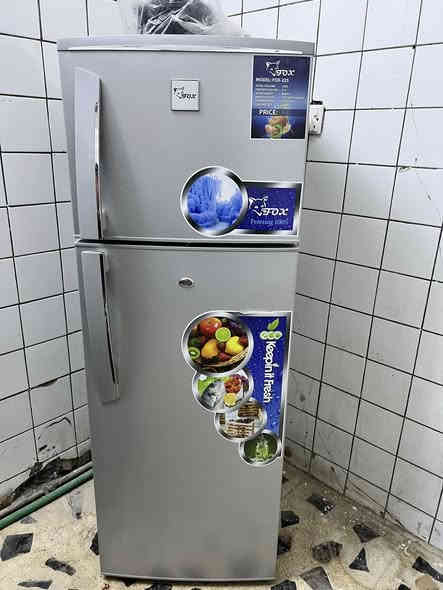 سلام عليكم اغراض استخدام اقل الشهر 
التخم 10 مقاعد خشب زان تركي سعره 650 
الثلاجه سعره 225
الطباخ سعره150 
السنك 100 
المبردات عدد 2 سعر الوحده 250
المكيف مشتغل سبوع سعره 350 
البنكات سعر الوحده 25 
الميز المكتبي سعره 140 
الكرسي الكبير سعره 115 
الكراسي الحديد سعر الزوج 70 
الكراسي البلاستيك سعر الواحد 6 
الطبلات سعرها 75
العنوان بغداد حي اور ***********
