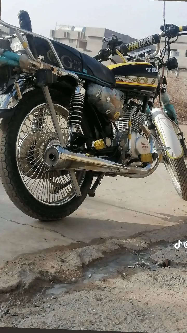 السلام عليكم دراجه للبيع موديل 25.     ***********
