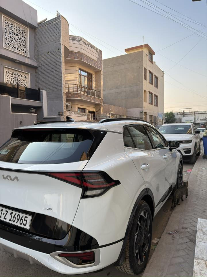 سلام عليكم 
كيا سبورتج 2025 GT.Line فول اعلى مواصفات بالسبورتج
ماشيه 5000
مواصفاته 
بانوراما  بصمة دخول ذكي ترحيب 
شاشه كبيرة تبريد لمس 
كشنات تدفئة وكهرباء وستيرن تدفئه 
كشنات جلد اسود مختوم GT.Line 
سياره بيه هواي مواصفات معروفه السبورتج gtline 
@@@@ ضمان سياره اكدال ٦ سنوات بيه تبديلات دهن مجانيه  وارضيات جديده بالصندوك بلاديه مال شركة
مكانة بغداد زيونة 
***********
سعره 270
