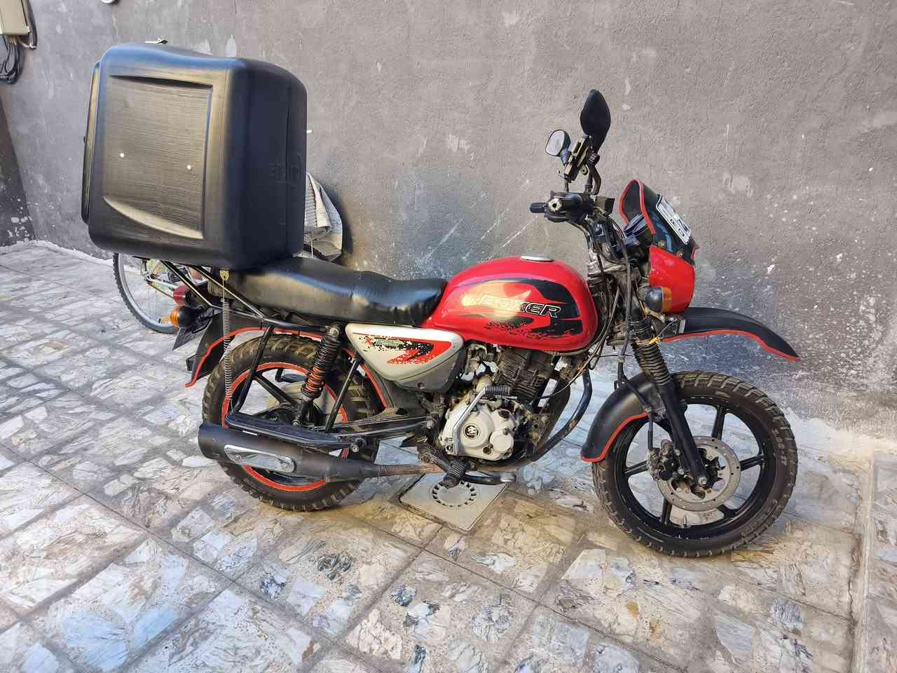 للبيع بوكسر 21 مرقم وسنوية
الدراجة مجفته شركة كلشي اصلي وكلجات جديدة اصلية

ما بيها اي نقص ولا اي مشكلة

بيها لايت زينون قوي
وصندوك مجانا وخوذة

السعر 1600 قفل

مكاني بغداد ناحية الرشيد قرب سيطرة 75

راسلني خاص وتدلل

*********** وهذا واتساب
