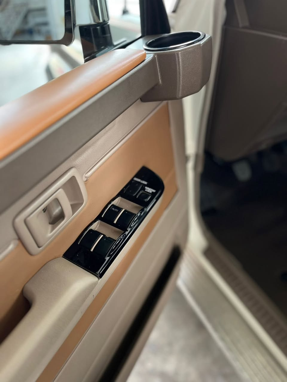 سلام عليكم تويوتا لاندكروزر شاس موديل 2022 فول مواسفات داخل مش مشي بريمي رقةم واحد سيارة رقةم شيمالي سليماني ماشية 37,000 فةقةت صفر صفر مكفولة كةفالة عامة***********
