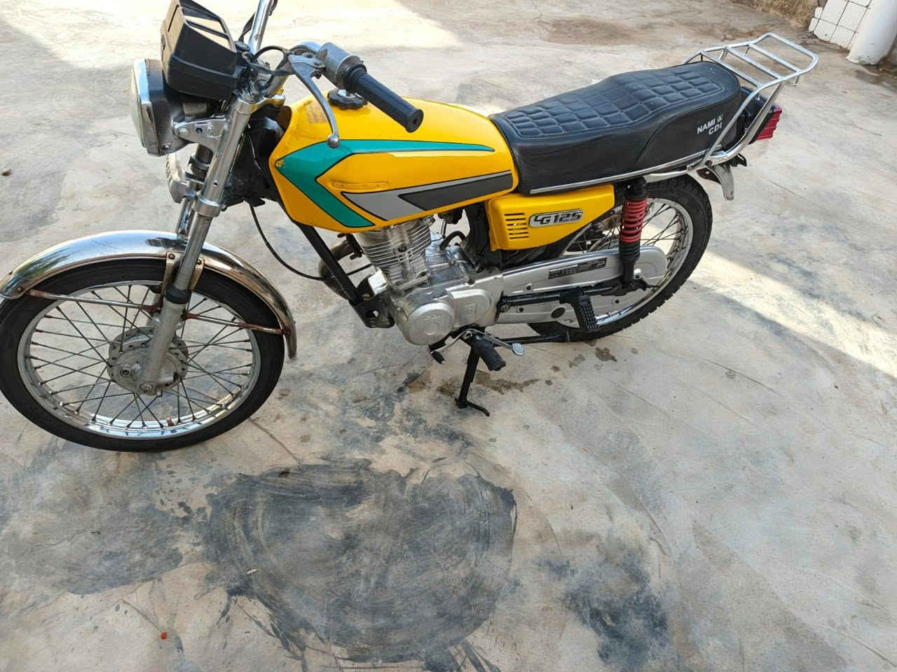 دراجه للبيع ( اوراق ) موديل 15 بسمي
 وكيله الحيدري  دراجه نضيفه
سعره   ٦٥٠ بيه مجال كلش قليل
مكاني البتيره النواضم ***********
