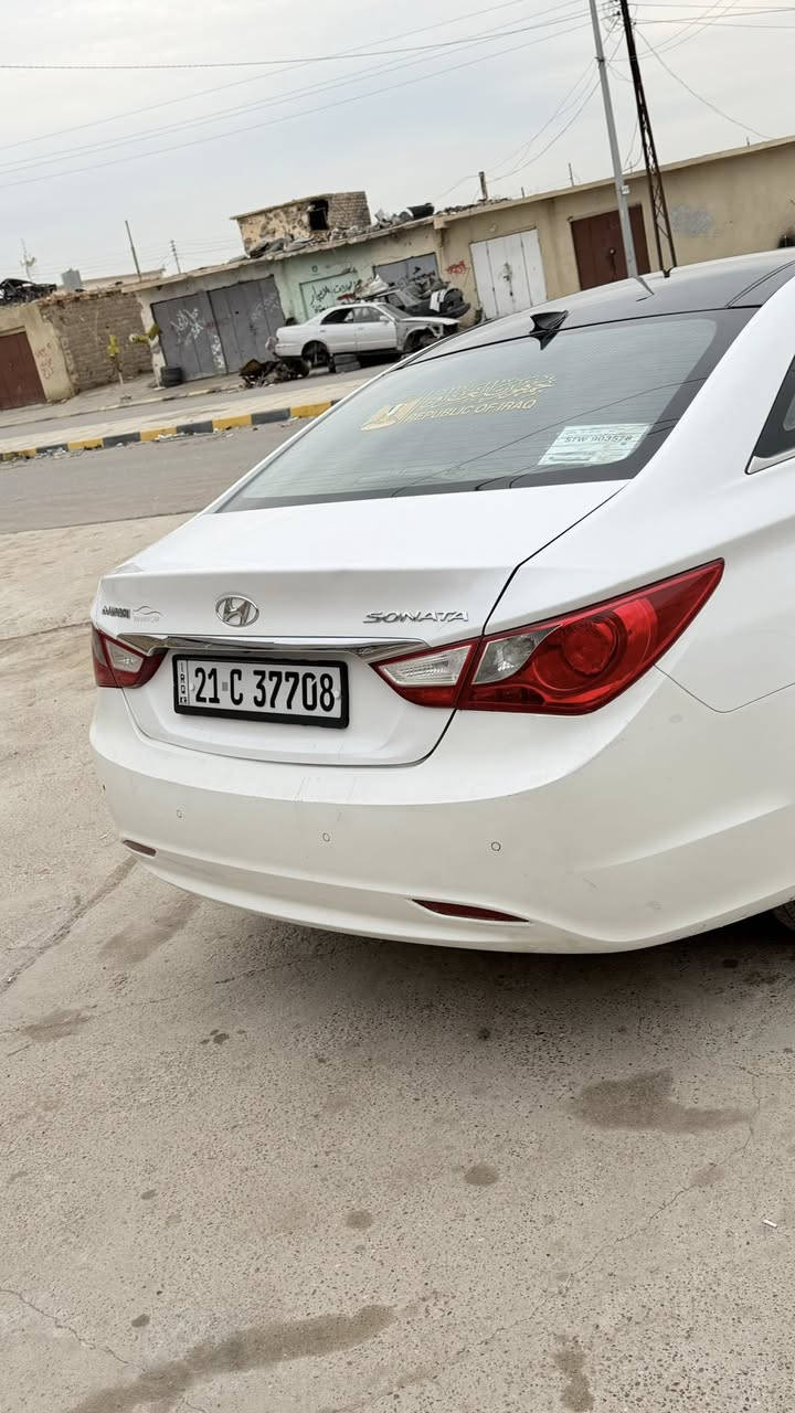 السلام عليكم للبيع بسعر مناسب ب114 وبيها مجال بسيط
اعتذر عن الوعده والاقساط 
سوناتا 2010 خليجي 
كير محرك بشرط جديد 
محرك 2400 شرط ممفتوح 
بيها الباب صبغ فقط وشرط السونار
سنويه لل2028
هزه جديده
ارقام الجديد
موصفات
بنوراما
شفتات استيرن
كشنات هيتر وكهرباء
لايتات زينون
السيارة جاهزة ونضيفه حيل
سعرها 114او بيها مجال بصيط للشراي
***********
***********
