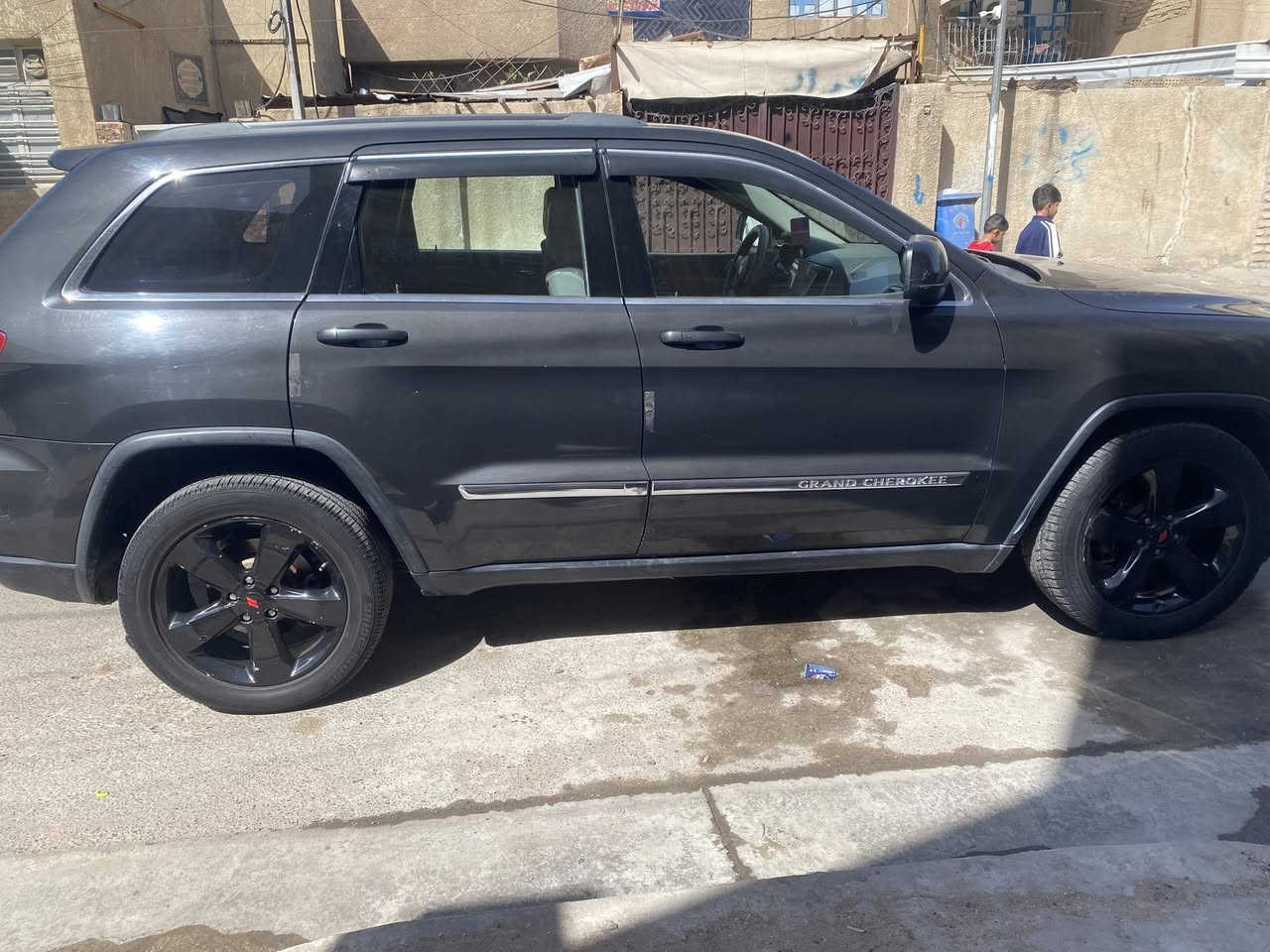 السلام عليكم جيب لاريدو للبيع موديل ٢٠١١ بدون حادث كلين بيها بس صبغ بنيد وجاملغ بدون حادث شاصي ولغد مكفولات ايرباك سليم مكينه ٦ سلندر كير مكينه مكفولات تو ويل تبريد قطعتين مواصفاته بصمه+بصمة ابواب تحكم استيرن شاشة كشنات جلد كرسي كهرباء قطعتين تبريد سستم صوت تخم تاير جديد حدايده جديدة رقم وهزة جديدة سيارة مال بيت ممتعوبه العنوان بغداد حي العامل السعر148وبيها مجال الهاتف *********** غير متواجد ع فيس
