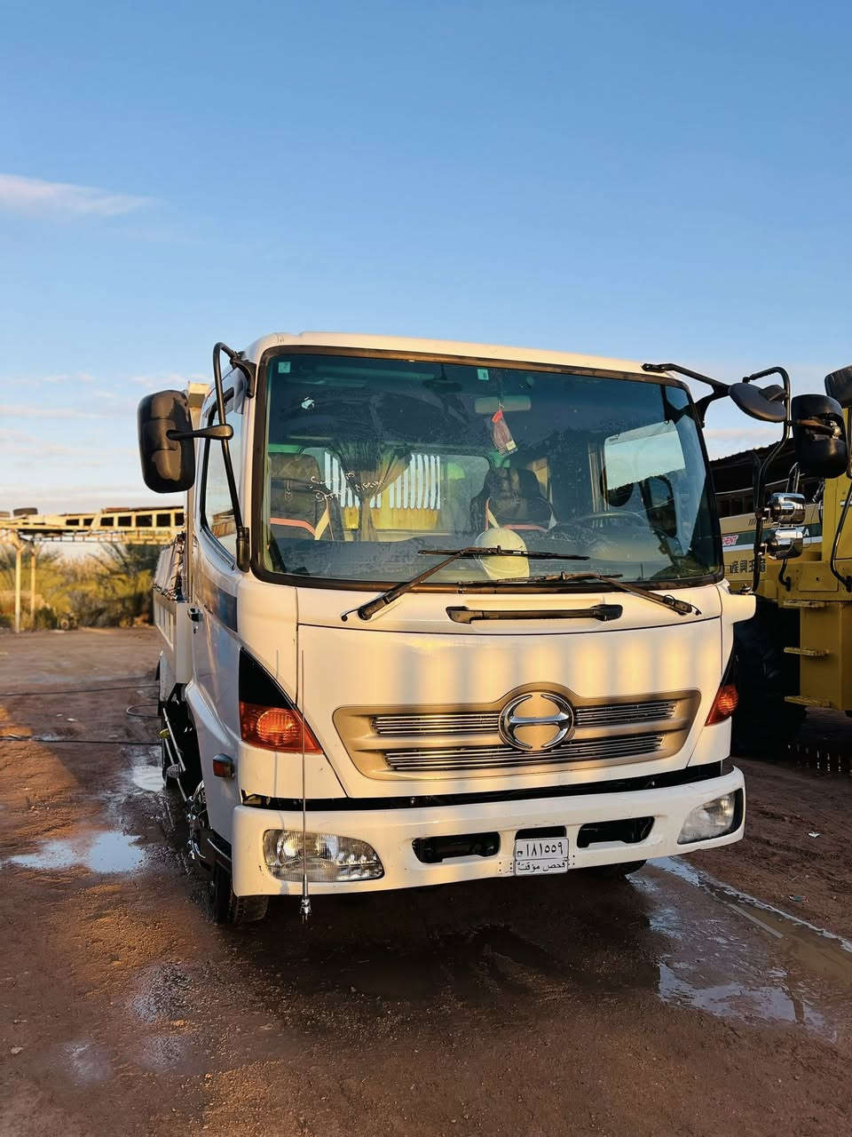 للبيع هينو شيطان دخول جديد مكفوله كفاله عامه مرقم بصره سياره جديده مكان السماوه الرميثه الهاتف ***********
