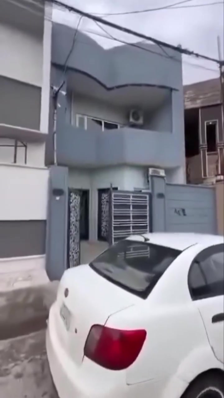 متوفر دار للبيع بجمعية زيونه سومر زيونه الأولى بظهر سوق زيونه
المساحه 120م طابقين سيراميك كاشي سقوف ثانويه موقع مميز جدا   والماي طلقه بي ماشاء الله يحتوي على 5غرف زائد هول داخلي كبير ومغاسل وبلكون مقابيل البيت حديقه 150متر تابعه للبيت الحديقه مال بلديه والبيت بي معامله تثبيت اصوليه من البلديه  كامله للأستفسار عن البيت مراسلة ع خاص


**إذا كنت صاحب هذا الإعلان وتريد حذفه لأي سبب، رجاءا أرسل رسالة إلى الدعم الفني**