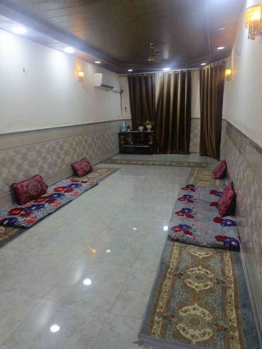 🏠 بيت للبيع – الحلة / شارع 80

📏 المساحة: 250 متر

📍 الموقع: قرب مدرسة عمر بن عبدالعزيز

📄 الطابو: صرف

🏡 المواصفات:
الطابق الأول: غرفتين + صالة + مطبخ + كلدور + حوش كبير + حديقة
الطابق الثاني: نفس تصميم الطابق الأول
قريب جدًا من الشارع العام
الواجهة: 10 متر
النزال: 25 متر

للاستفسار ***********
