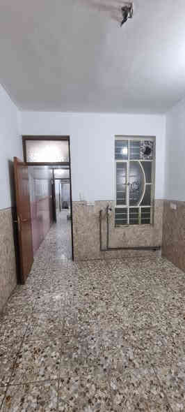 سلام عليكم مشتمل للبيع في شعب حي التجار مقابيل كليه الامام الكاظم (عليه السلام ) مساحه 50م واجهه 4نزال 12.500 تفاصيل البيت استقبال حوالي مطبخ كبير غرفين نوم فوك للاستفسار مكتب الشعب للعقاري باداره حـسـيـن رقم الهاتف :***********
