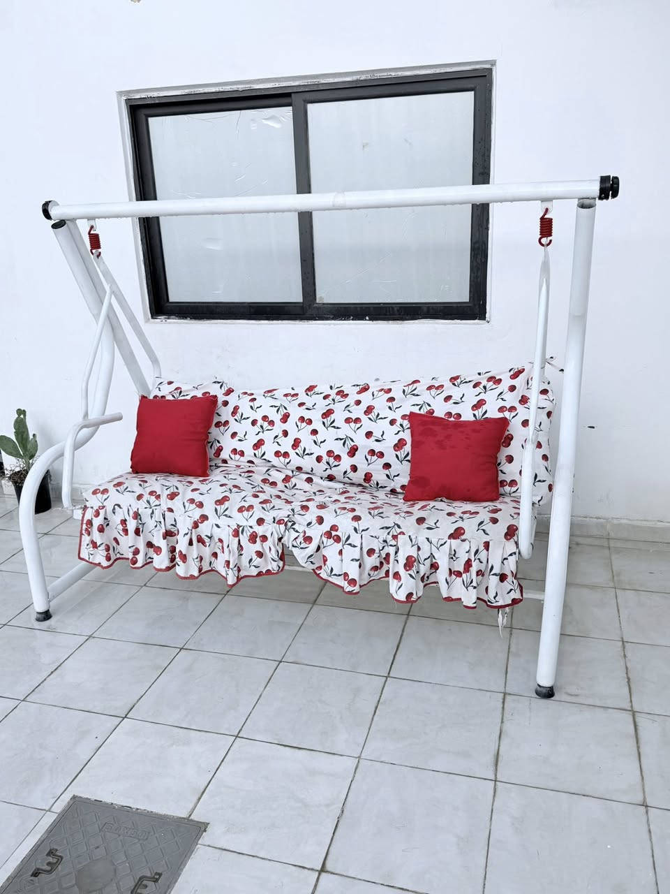 مرجوحه للبيع نضيفه كلش ومرتبه وحلوه شوفت عينكم للبيع مكاني كربلاء السعر ١٧٠ وبيها مجال خواتها ب٢٥٠ واكثر والي يريدها عيوني اله يدلل 
***********
