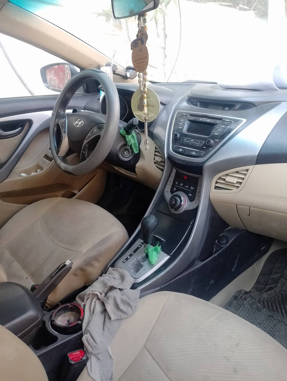 سيارة انترا وارد أمريكي موديل2013
بابين مبدل. ضربته  بنيد 
العنوان بغداد الحريه الدولعي 
رقم الهاتف ***********
السعر.  85$ وبيه مجال
