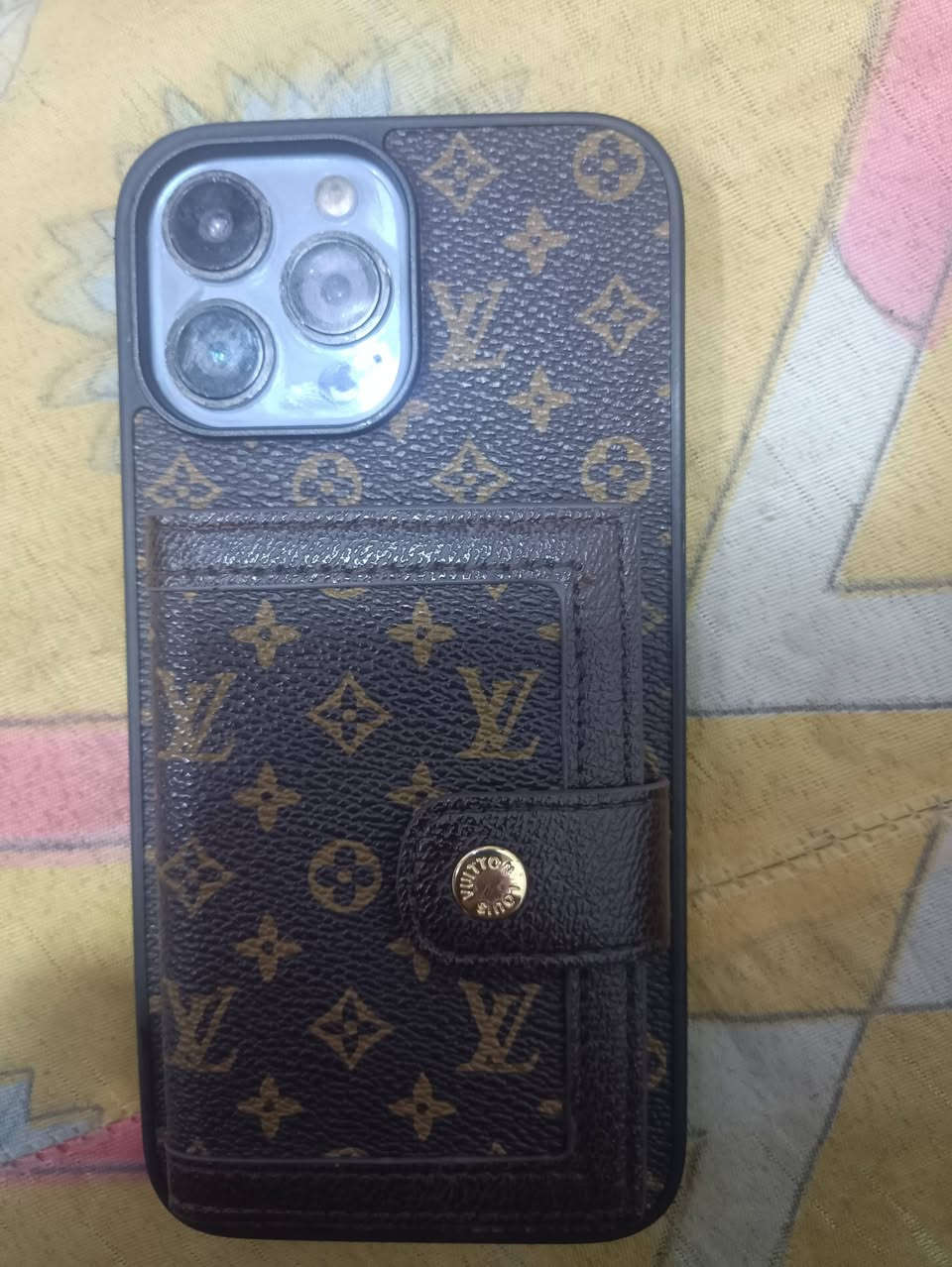 13 برو ماكس
بي مشكله بل المعالج مالته بس تستخدمه 5 دقايق يطفه ويرجع يشتغل بسرعه 
مبدل بطاريه اصليه 100 
مبدل شاشه اصليه
مبدل كامره 
السعر 350 بي مجال 
اذا اكو مراوس بعد احسن 
البصره القبله 
***********
