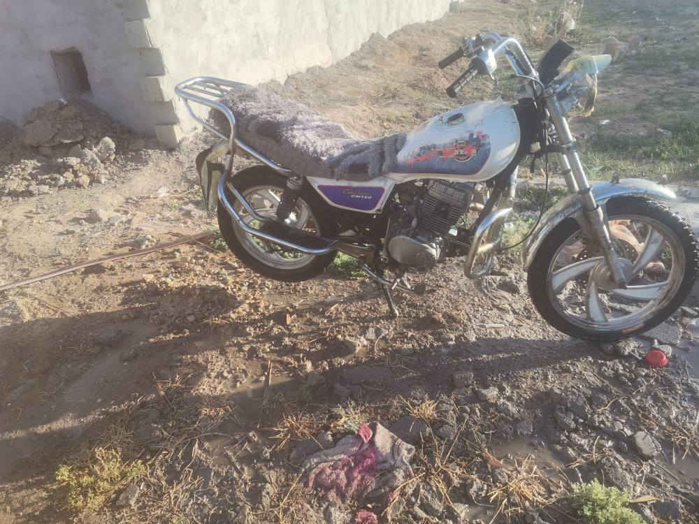 سلام عليكم دراجة جنى دبل ابلك شغاله سلف لايت محرك فول نضافه لبيع سعر 200 او بيه مجال لاتصال ***********
