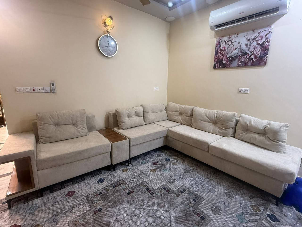 عندي ديوان تفصال تركي سفنج قوي مع طبله وسطيه  اريده ب ٥٠٠ عنوان بغداد الجديده تفاصيل خاص


**إذا كنت صاحب هذا الإعلان وتريد حذفه لأي سبب، رجاءا أرسل رسالة إلى الدعم الفني**