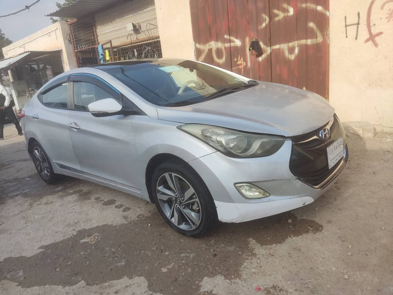 الانترا موديل 14
مكينه 1800 خليجي ضربته اماميه جاملغ الايمن ماعابره. مبدل بيه جاملغ والبنيد كير ومحرك خير من الله  تخم تاير ويل كب والاسبير نظيف رقم مثنى راعيه موجود مداور بأي وقت.  سنوية 2026
السعر 100 وبيه مجال.
*********** واتساب
