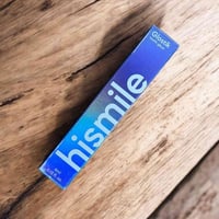 لمعان فوري لابتسامة ساحرة! ✨ هل تبحثين عن اللمسة النهائية المثالية لاب...