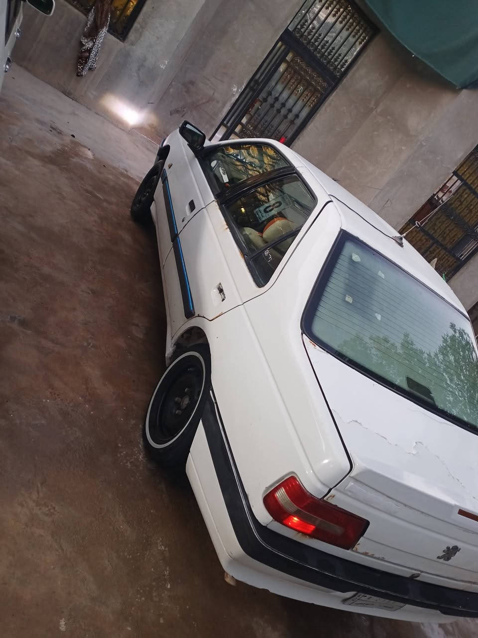 يا الله سلام عليكم بيجو 405 مديل 2014سياره جاهزه كبل لشارع حداده تايرات كهربايات كله جديد تبريد ثلج مكان السياره البصره الشعيبه حي المرتضه قرب مصفه النفط السعر 32بيه مجال رقم الهادف ***********خوان غير متواجد عله الفيس مكينه و كير شرط بل جيس
