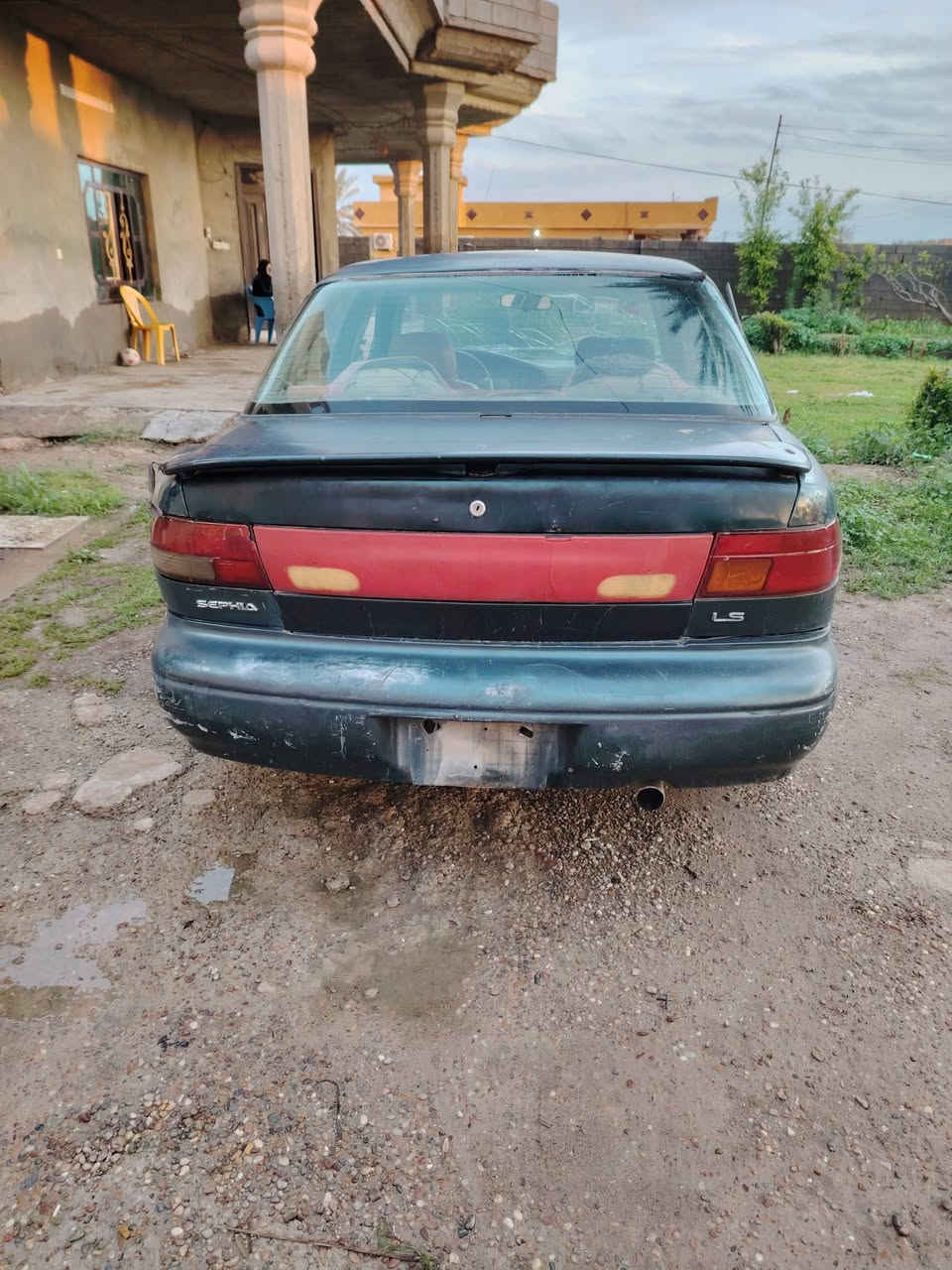 السلام عليكم للبيع سيفيه موديل 95 بغداد فحص مؤقت محرك تمام الكير تعبان السعر 10 وبيه مجال حك الجيه للتصال عل رقم *********** مكان بلد ناحيه يثرب
