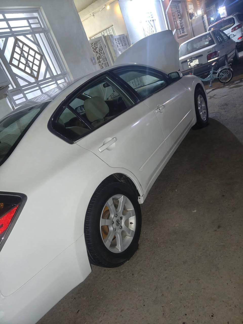 سلام عليكم
نيسان التما خليجية بدون حادث فقط صبغ حزام جماليه موديل 2008 رقم بغداد دولي لون ابيض السعر 78 للايتفسار 
***********
