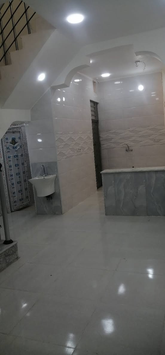 دار البيع ١٠٠متر طولني منطقة العابجيه قرب المدرسة قاط واحد بناء حديث الاستفسار اتصل رقم *********** جاهز السكن

