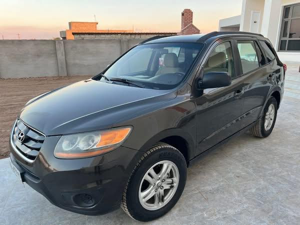 سنتافي 2011
5 راكب 4 بستم دوش كفاله من لصبغ فقط بارد 

كير محرك حداديه بشرط بيع او مراوس

لون زيتوني ماشيه 155 الف السعر 132 وبيها مجال 

مكانها ديالى كنعان لسياره باسمي

***********
