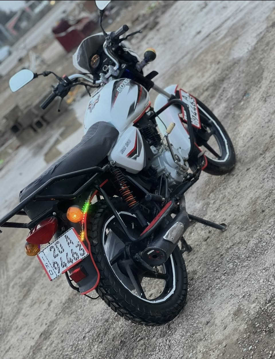 السلام عليكم دراجه بوكسر كامله مكمله مديل 22 محرك مكفول جيب فيتر وتعال فحص 👍🏻مابيهه ي نقص لوحات نكليزي تحويل شوكت ميعجبك سنويه لل 2030 دراجه مرتبه سعرهه 1850 وبيهه مجال بصيط الشراي يتصل ***********
