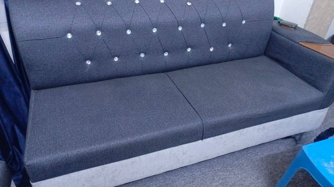 ديوان 10مقاعد للبيع سعر مناسب وبعده جديد


**إذا كنت صاحب هذا الإعلان وتريد حذفه لأي سبب، رجاءا أرسل رسالة إلى الدعم الفني**