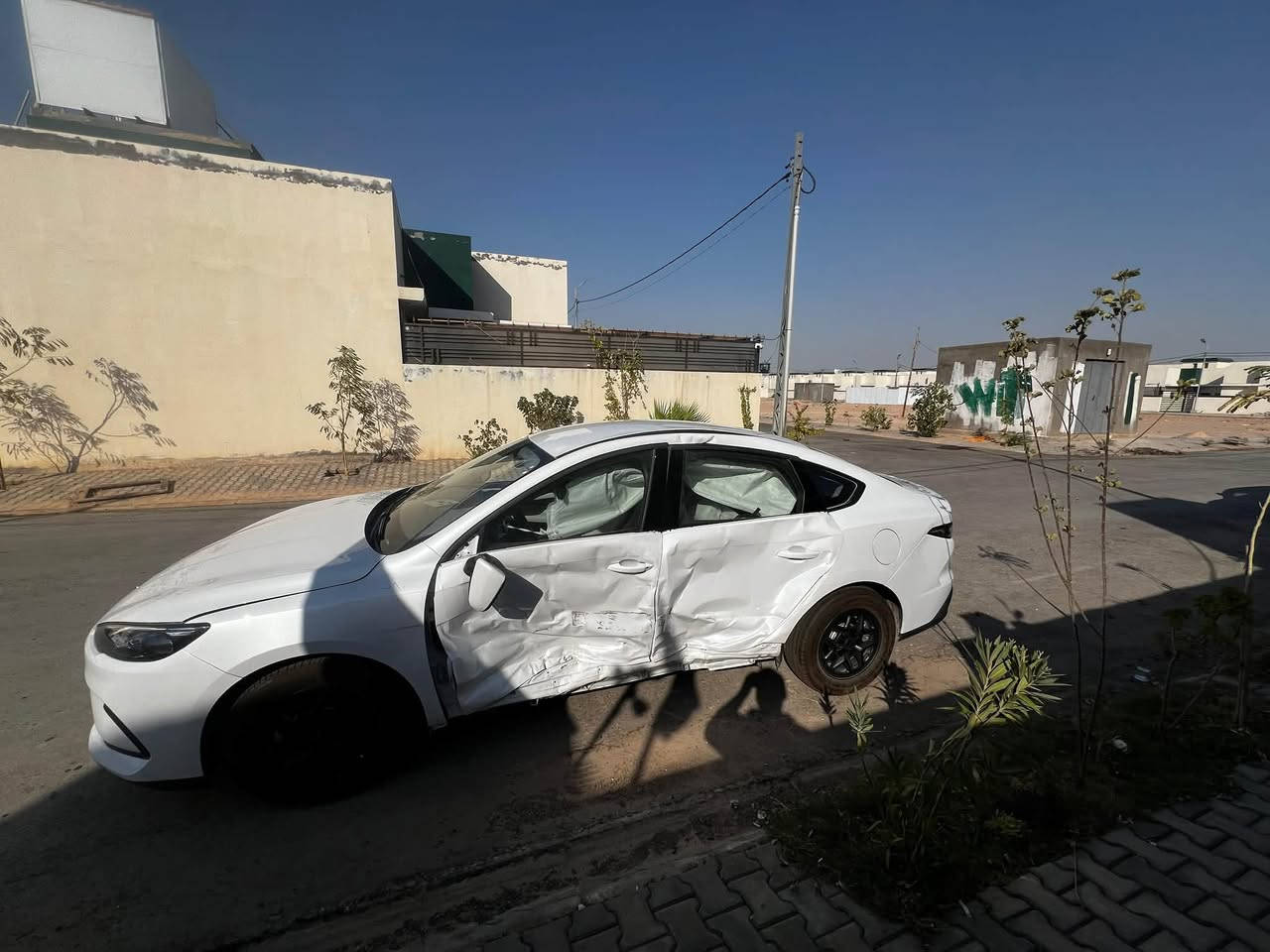 سيل فايف للبيع على حادثها سياره ماشيه 500kmموديل 2025السياره تمشي كير مكينه تبريد مكفولات لتواصل 
***********
مكانها نجف السياره بعدها بدون رقم
