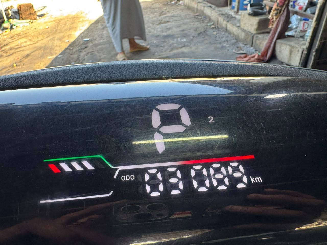 السلام عليكم
عندي دراجه شحن 
مفوله كل نقص مابيها
بطاريتها بحاله جيده جدا
الماطور مالتها 2000واط
الدراجه جديده كلش 
وشوفت عينك ماشي بيها ٦٠حقيقي وقابل الزياده
 المسافة إلي مجربها ٣٧كيلو على ويز وبيها حبايتين بل بطاريه
مكان بغداد المدائن 
سعرها ٧٥٠ 
***********
