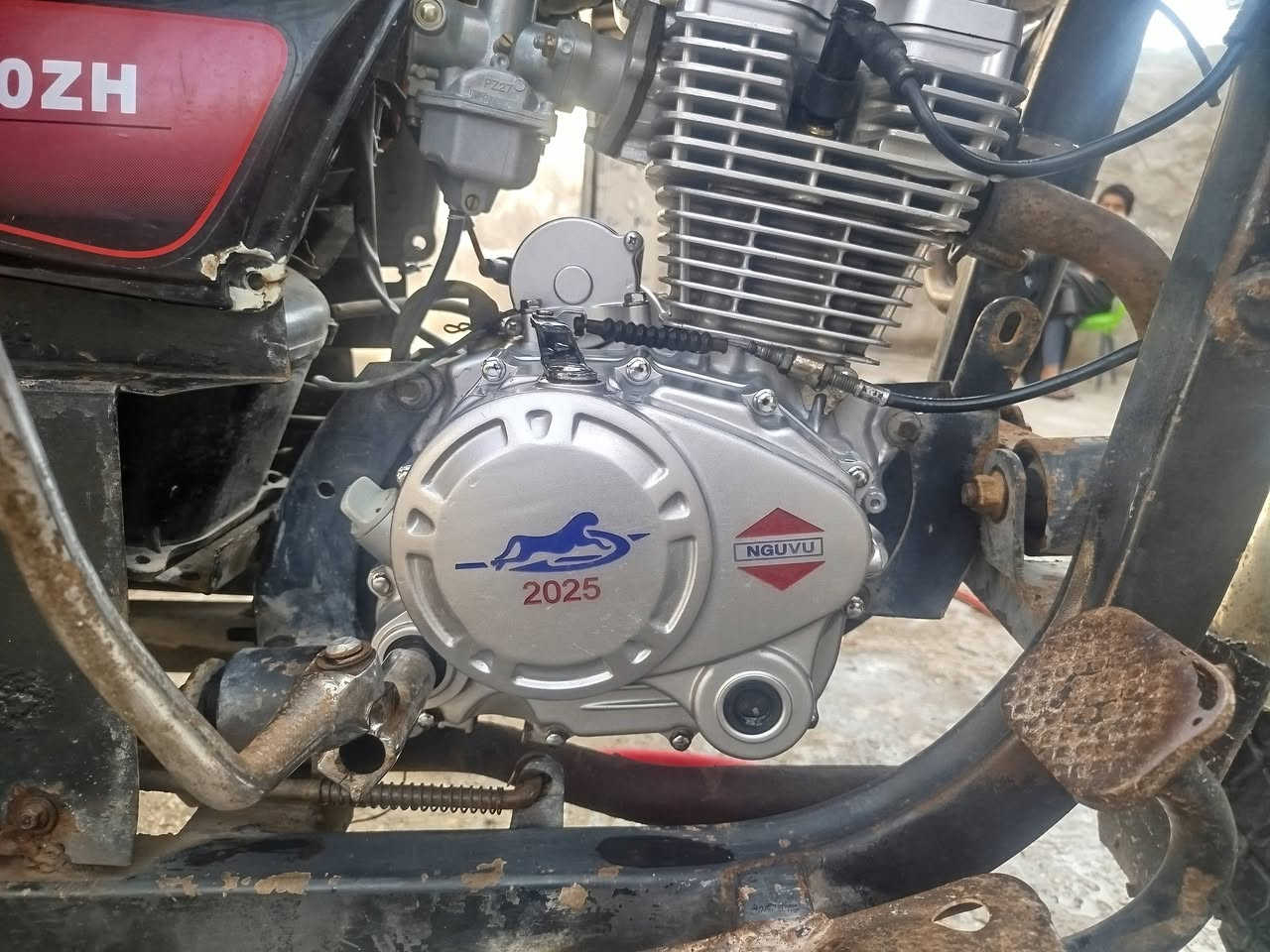 سلام عليكم ستوته للبيع موديل 2016 محرك 25 اوراق اصولي يم مكتب حسين السعر 1350 وبيه مجال قليل   ،،اتصل ***********
