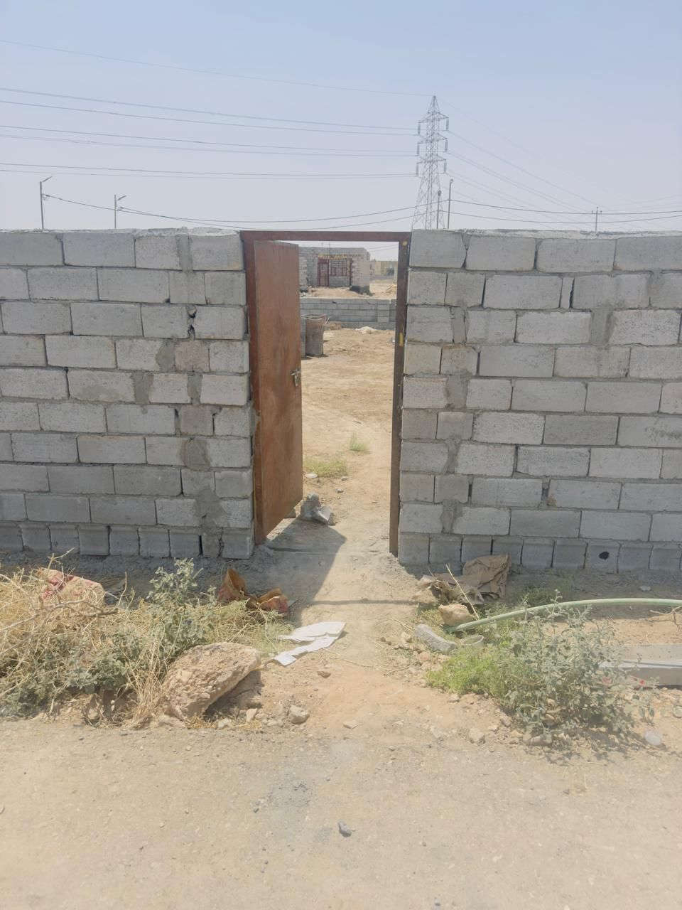 قطعة أرض زراعيه سند ٢٥ المساحه ٤٠٠ متر مربع ٢٠×٢٠ مقابل مجمع السلام السكني متوفره كافة الخدمات ***********
