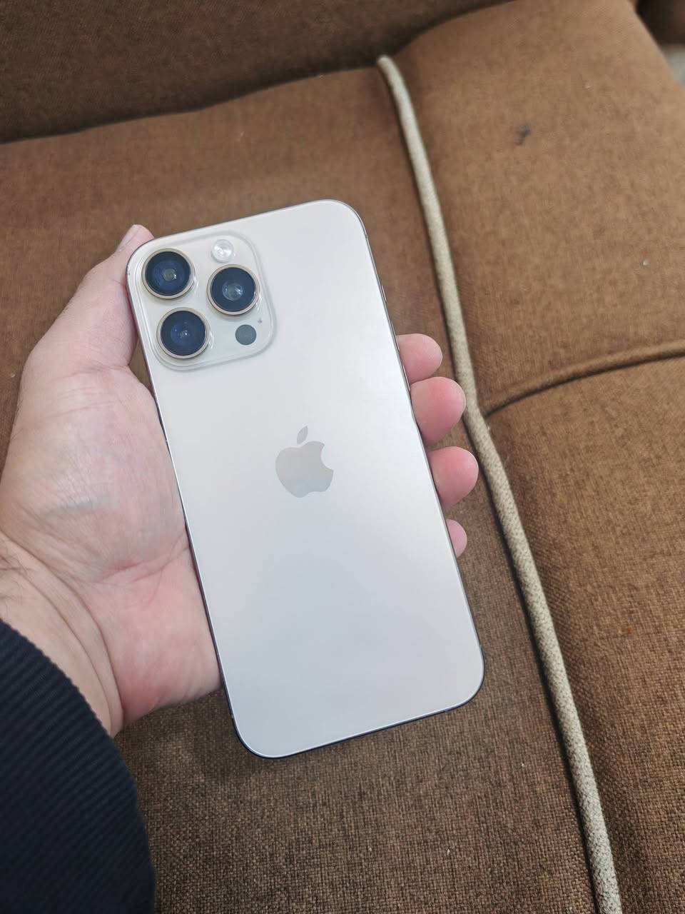 السلام عليكم
ايفون16برو ماكس 
256
بطاريه91
الجهاز لا مفتوح ولا مبدل بي شي 
مكفول 
الجهاز ماستر 
مابي ولا شخط كله شغال 
فقط وكع وصار بي هلخطوط
للبيع او المراوس
مكاني الخالص 
سعره 890
***********
***********
