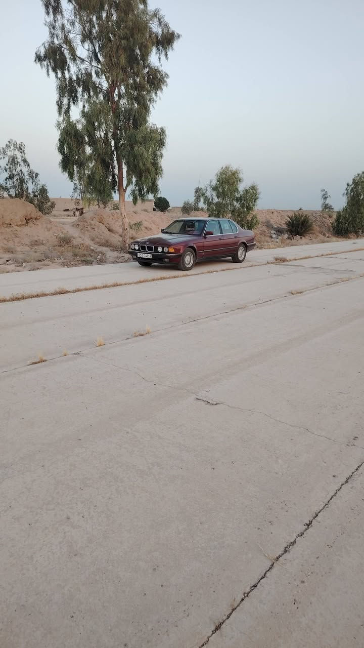 بي ام للبيع جير عالشرط محرك عالشرط حدادي عشر التخم تايرات سعر 55 وبيها مجال تواصل على  ***********
