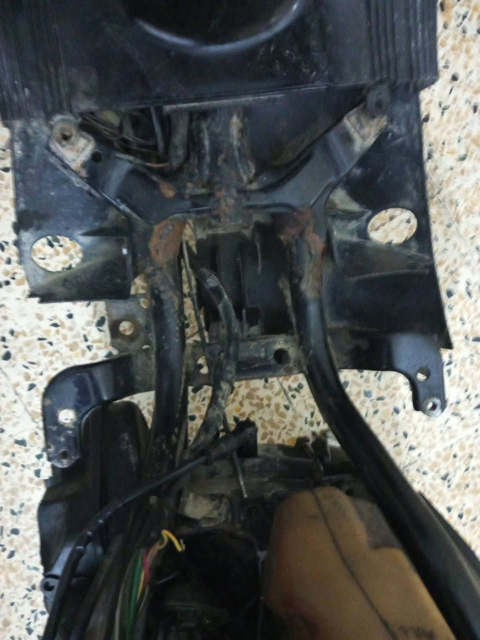 دراجه بزون شاصي شرط ما ملحوم مكينه شرط اي صوت ما بيها تحركه ومعدل نار دراجه تيارات جدد كلها اصليه اغراضها ذراعها كامل وايرمينيه كامله دراجه كلها العنوان موصل ايسر كفوله الدراجه كفاله عامه شراي اتصل ماشراي  لا تكسر حلال العالم وجيب فيتر وياك كلها شرط السعر 170 بمجال ***********
