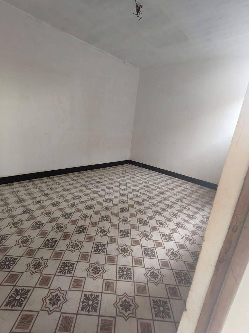 #يالله (اللهم صل على محمد وآل محمد)

#بيت زراعي 200 متر للبيع

#البناء بلوك كهربائي عكاده 👈يحتوي على ثلاث غرف وصاله وإستقبال ومطبخ وحمامات خارجيه وداخليه بيت نظيف ومرتب👍

#العنوان ناحية أور (السديناويه) شارع المستوصف قرب المدرسه الصينيه الجديده ✅

#السعر بلاش ب 43 وبيه مجال قليل بيع سريع ومستعجل 💸

للإستفسار الإتصال على الرقم ***********
