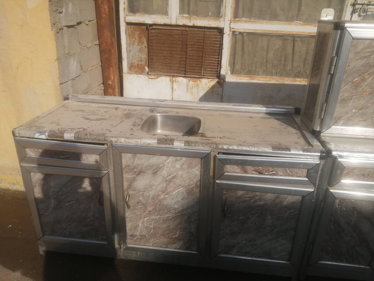 كاونتر ٢متر
مع ملحق وسنك السعر ٢٠٠ الف
الاتصال *********** بغداد الحسينيه
