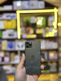 آيفون ١١ برو • ٦٤ • ظهر مكسور