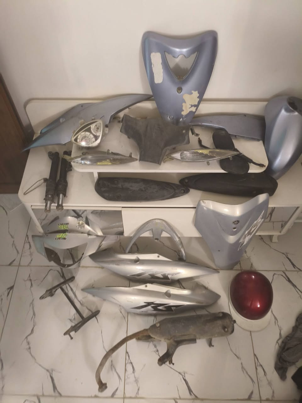 كلشي موجود للبيع
***********
