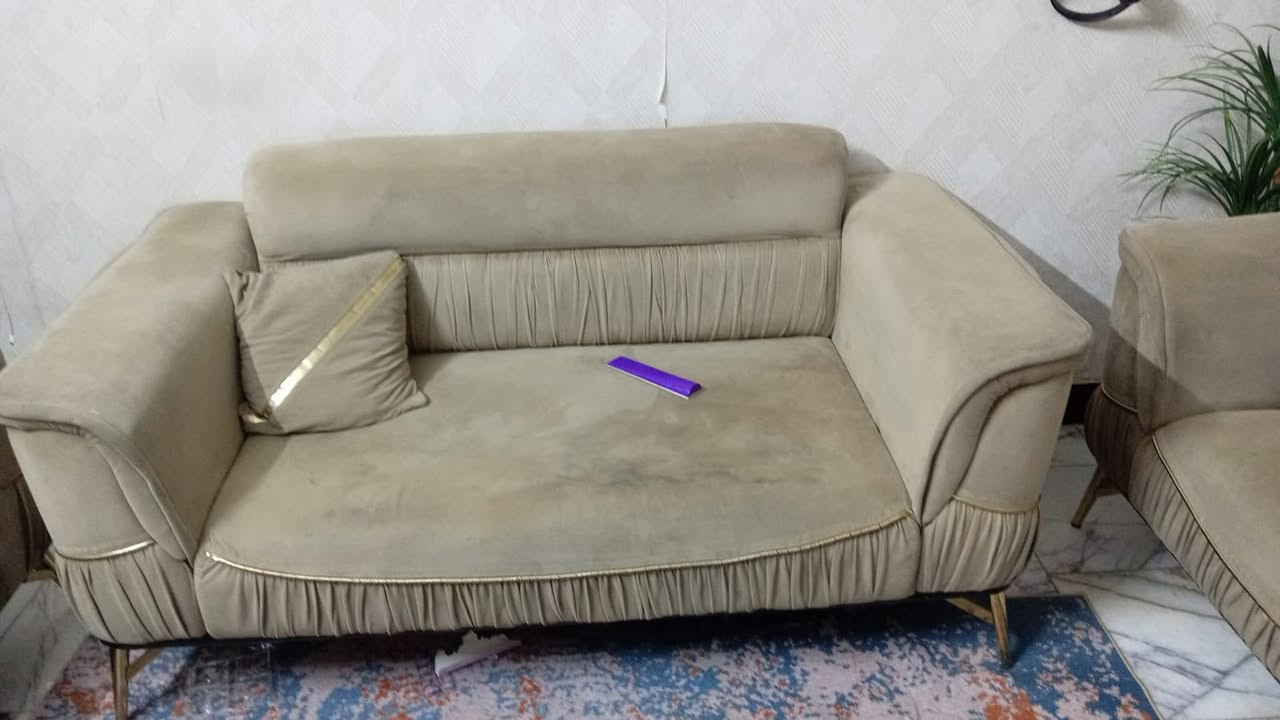 تخم للبيع ١٠ مقاعد بسعر  ٥٠٠ الف  بي مجال الاتصال على هذا الرقم ***********
